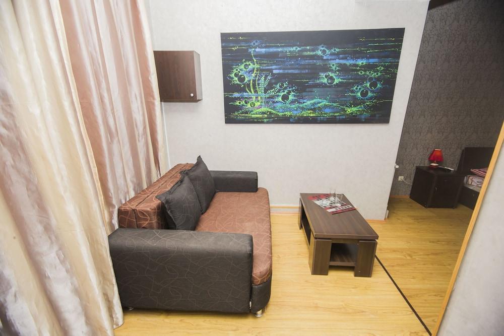 Hotel Well Inn Tbilisi Ngoại thất bức ảnh