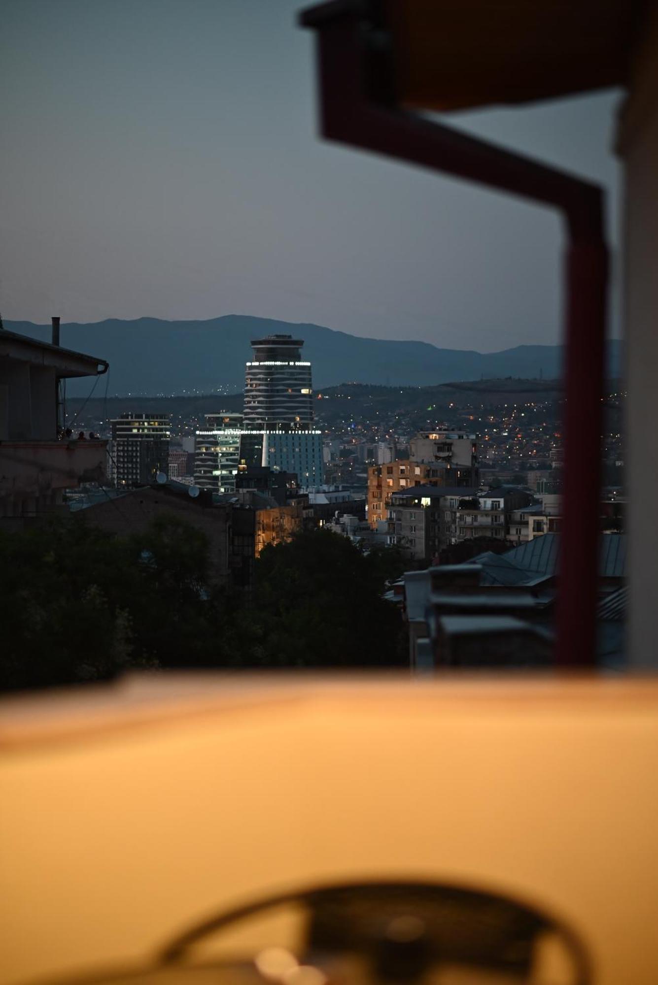 Hotel Well Inn Tbilisi Ngoại thất bức ảnh