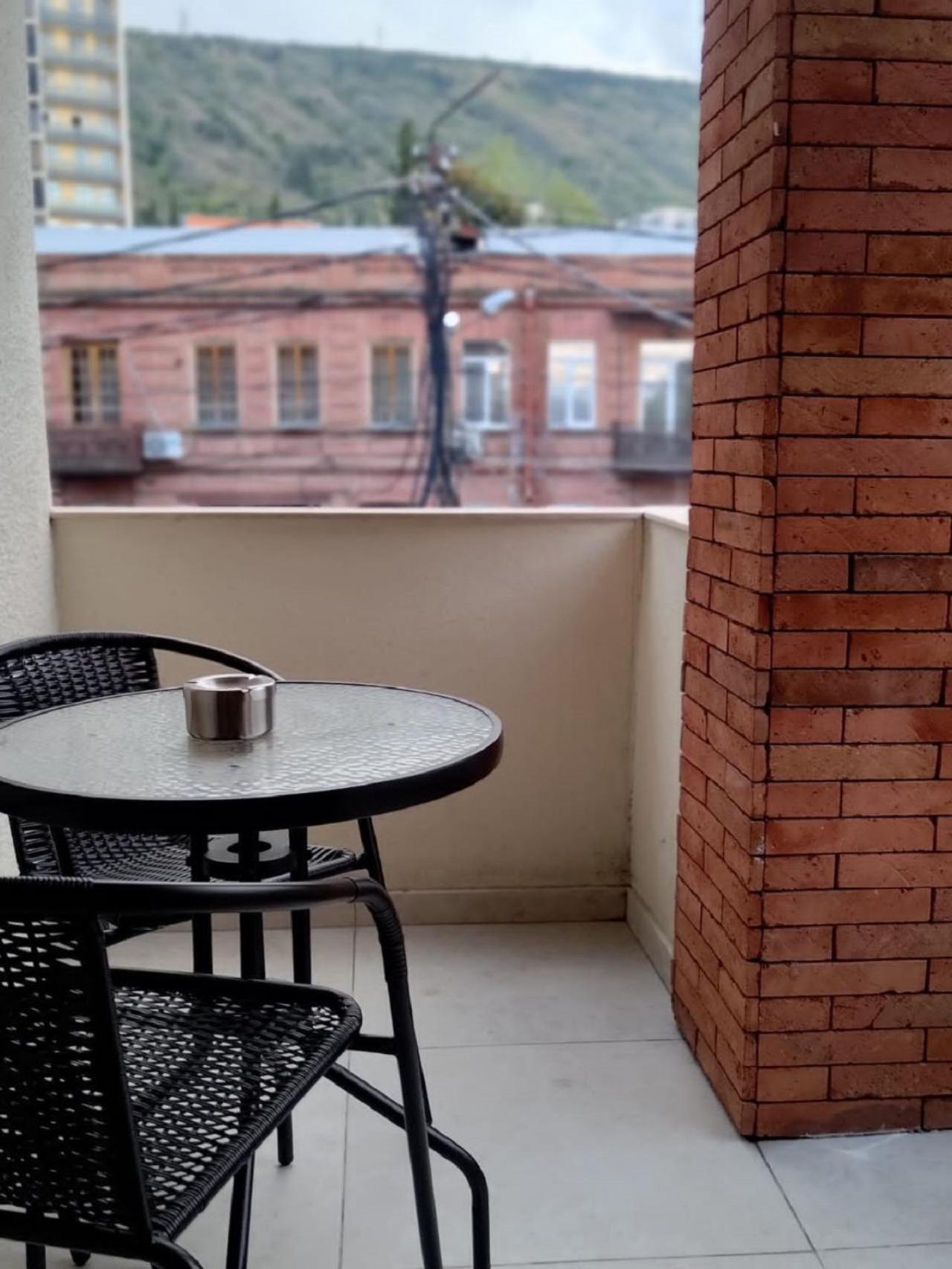 Hotel Well Inn Tbilisi Ngoại thất bức ảnh