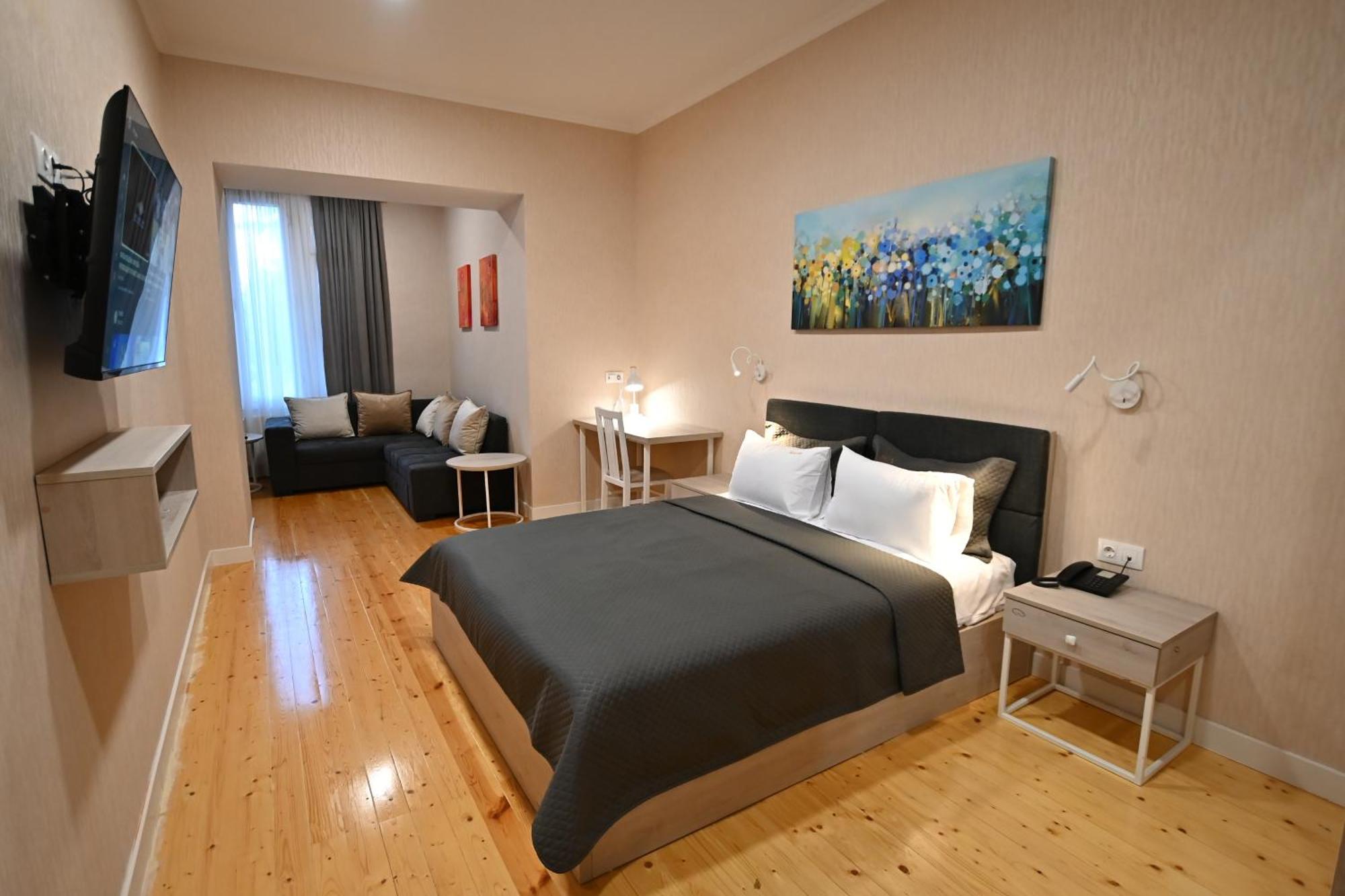 Hotel Well Inn Tbilisi Ngoại thất bức ảnh