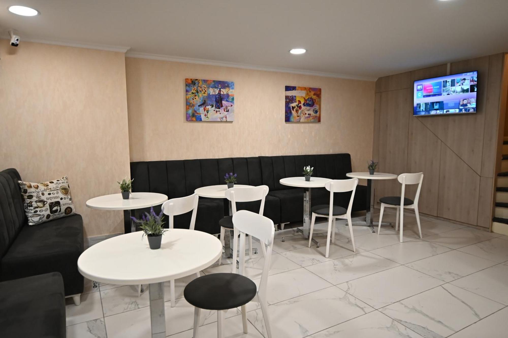 Hotel Well Inn Tbilisi Ngoại thất bức ảnh