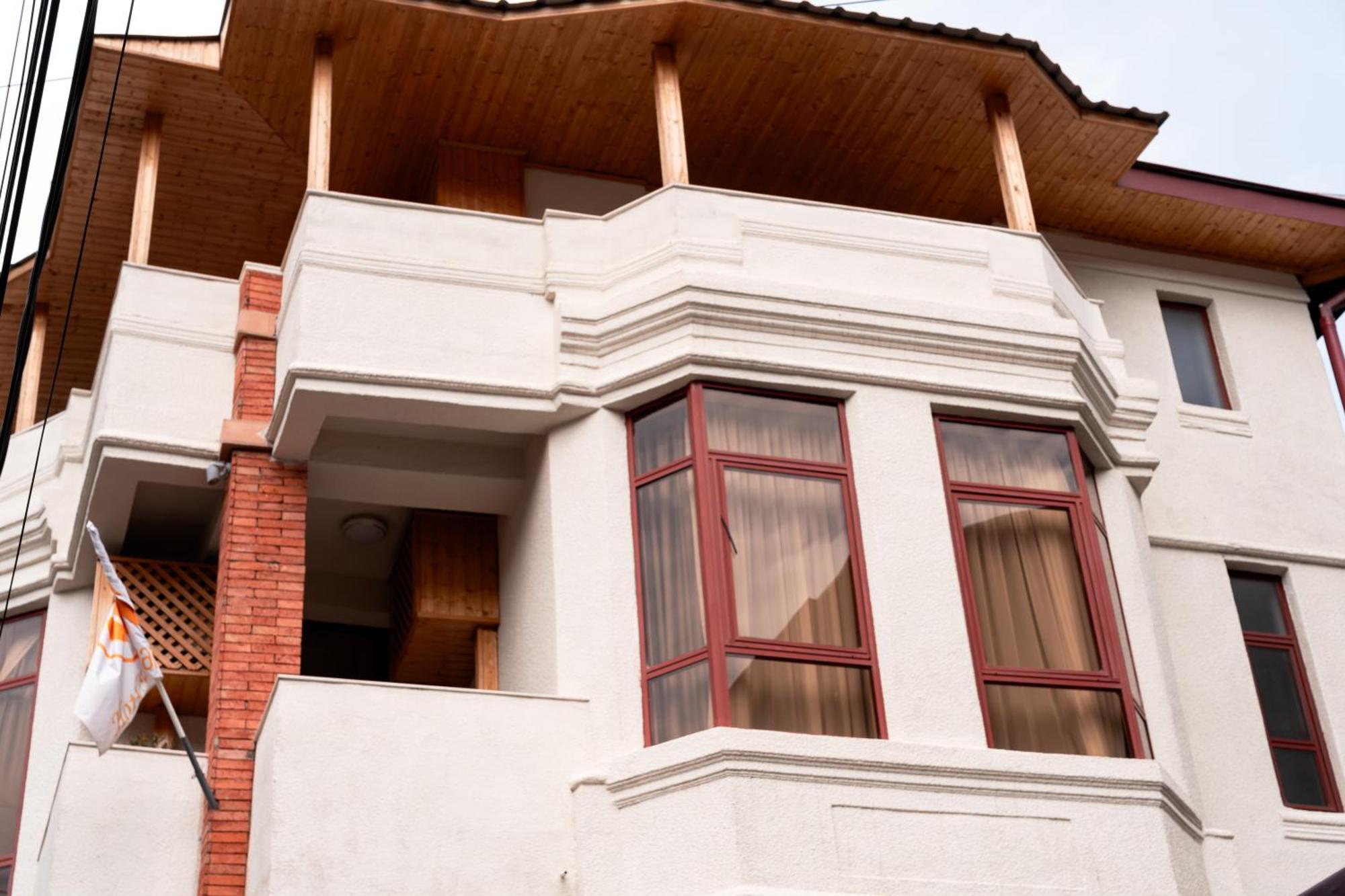 Hotel Well Inn Tbilisi Ngoại thất bức ảnh