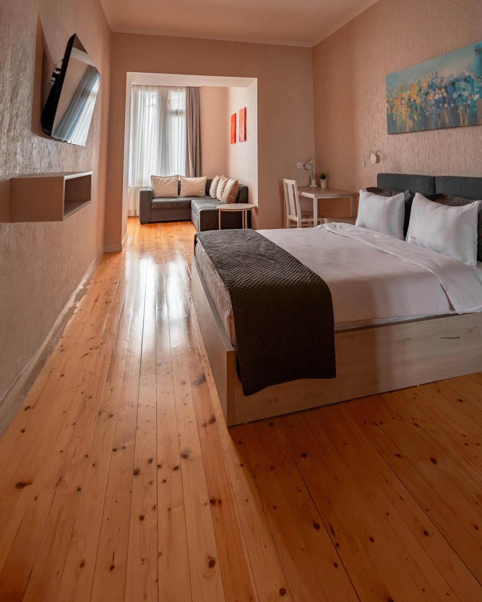 Hotel Well Inn Tbilisi Ngoại thất bức ảnh