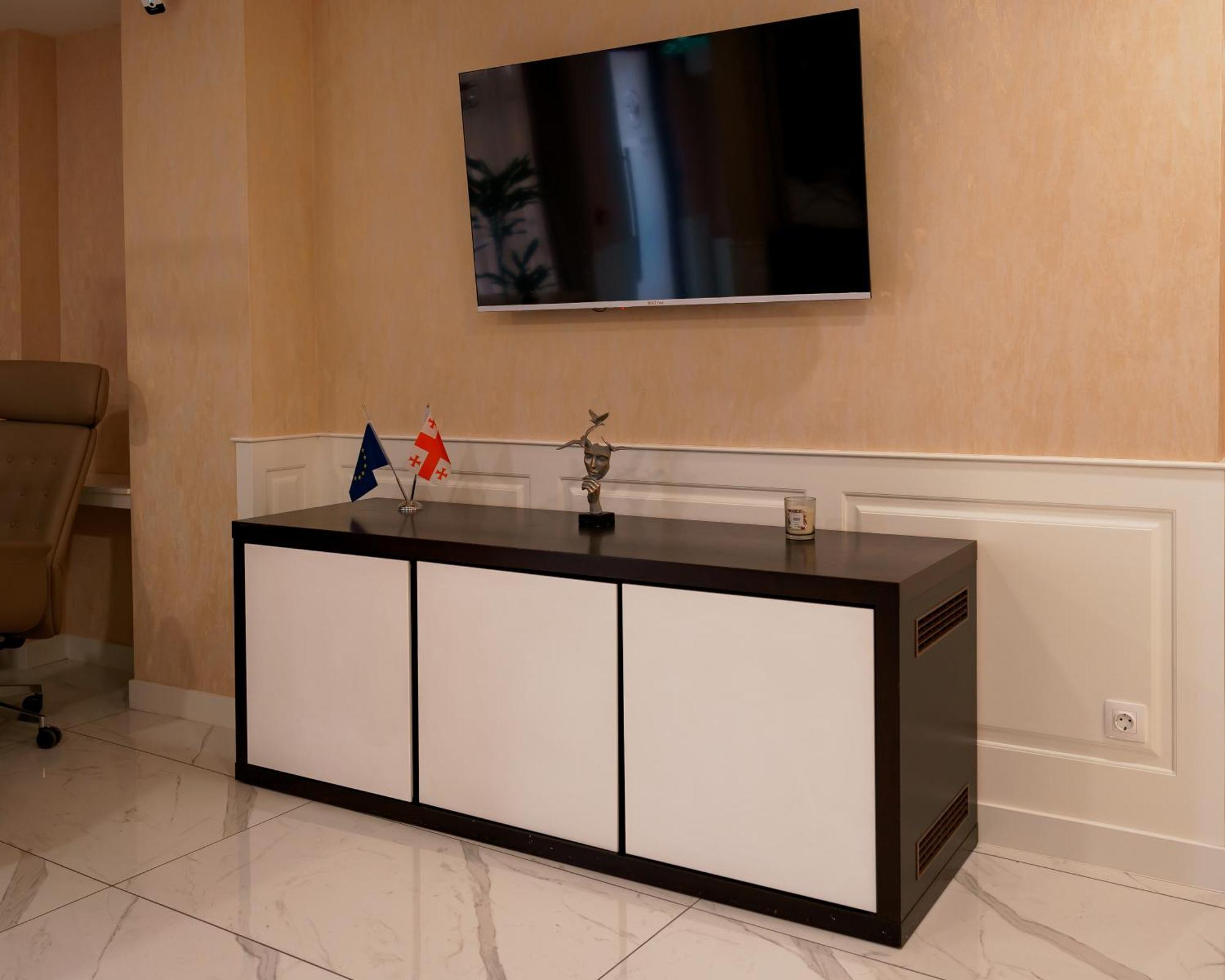 Hotel Well Inn Tbilisi Ngoại thất bức ảnh