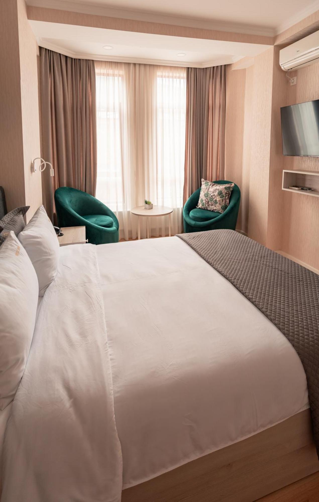 Hotel Well Inn Tbilisi Ngoại thất bức ảnh