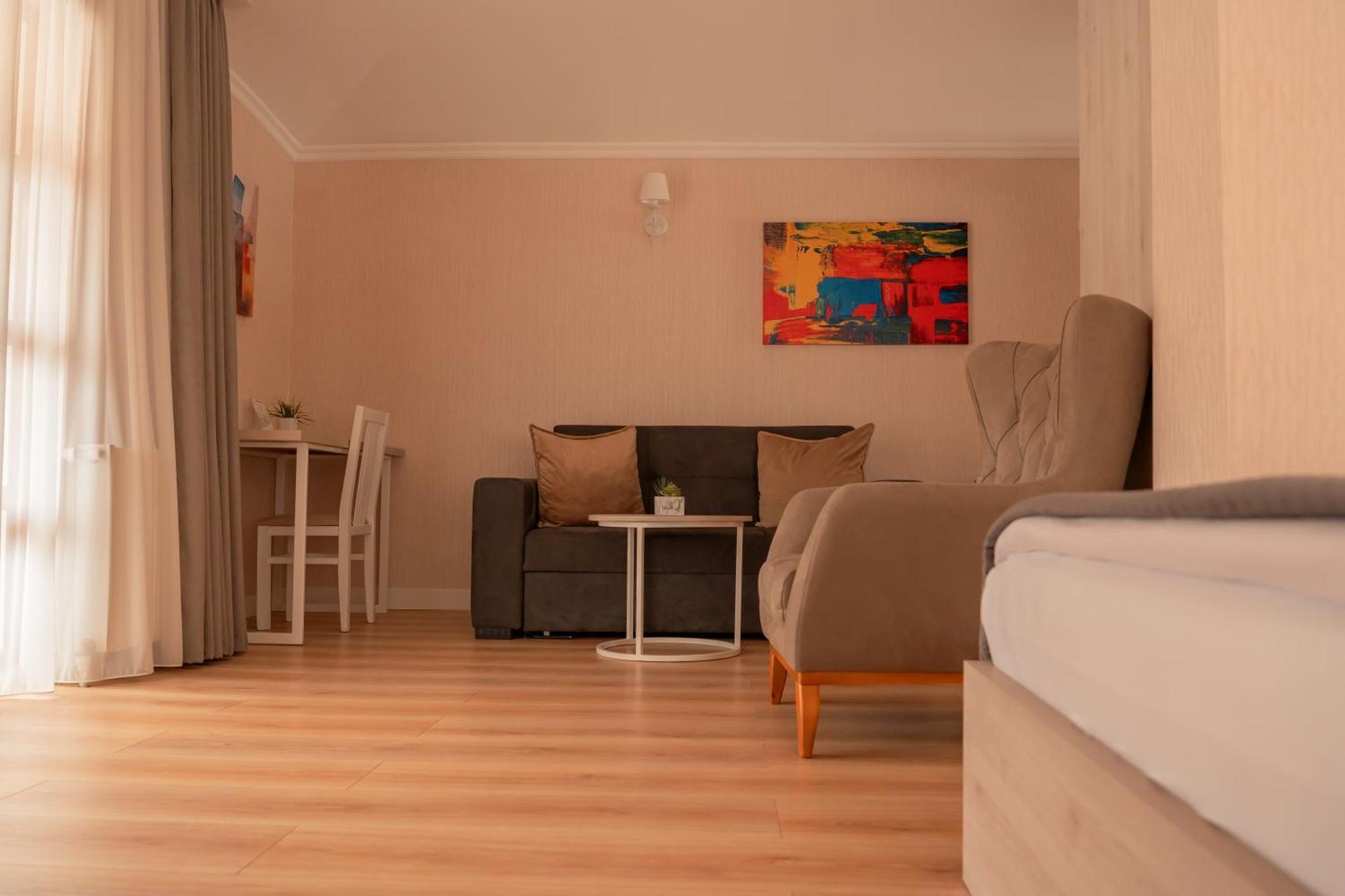 Hotel Well Inn Tbilisi Ngoại thất bức ảnh
