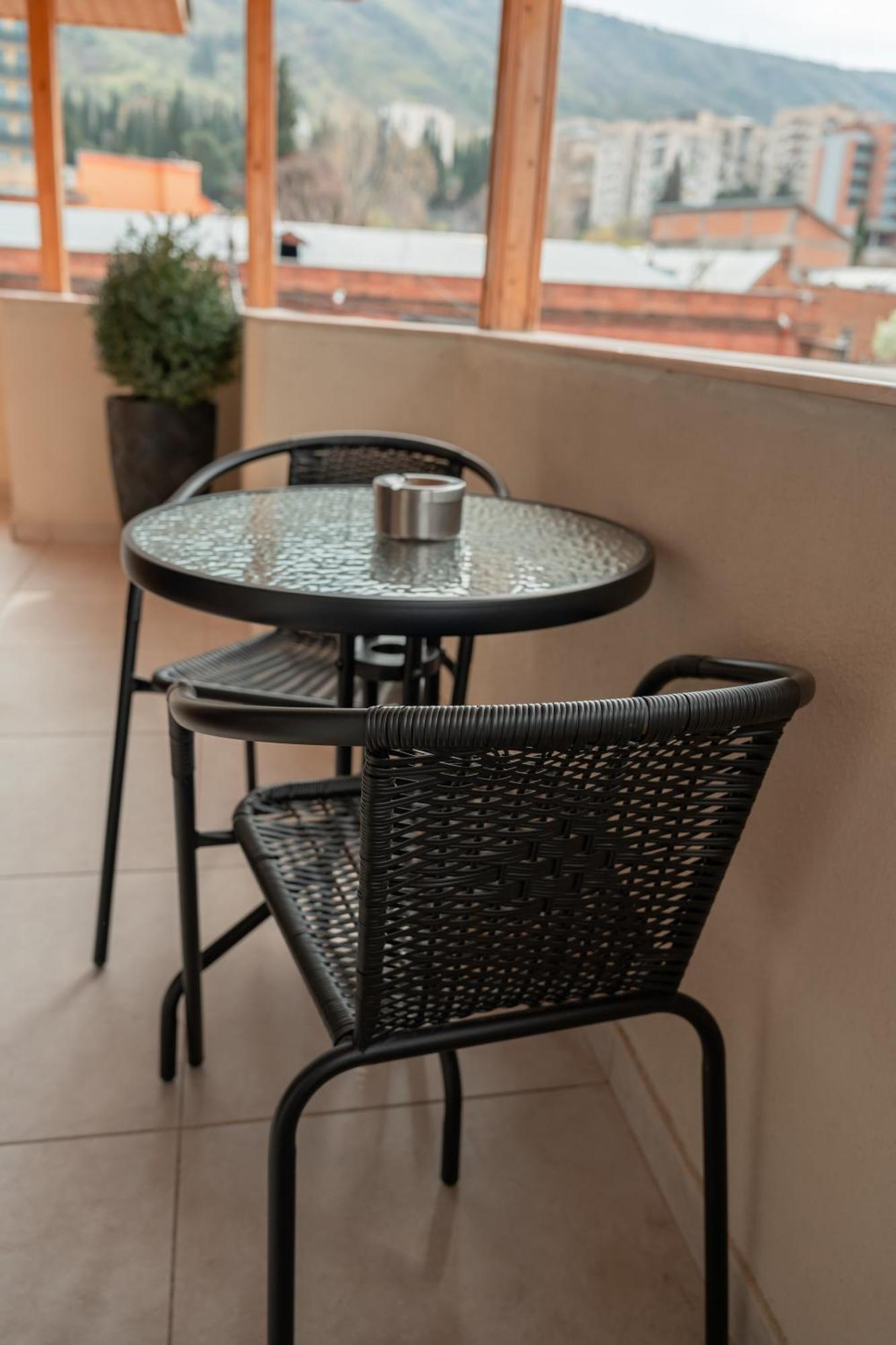 Hotel Well Inn Tbilisi Ngoại thất bức ảnh