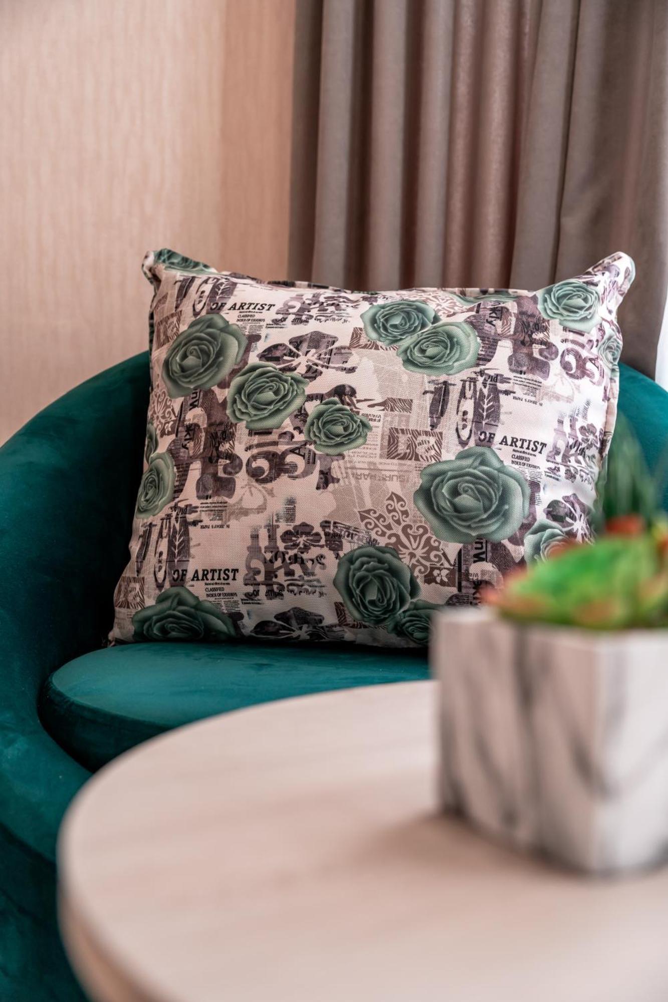 Hotel Well Inn Tbilisi Ngoại thất bức ảnh