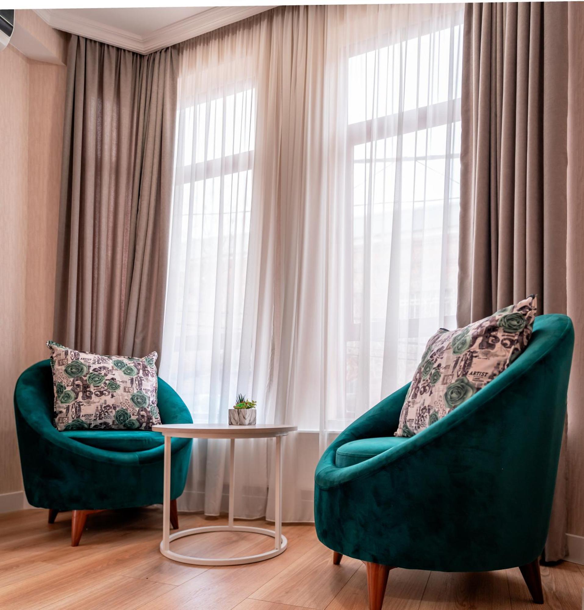 Hotel Well Inn Tbilisi Ngoại thất bức ảnh